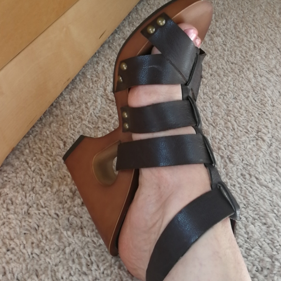 Sandals/shoes - Picture 2 of 7